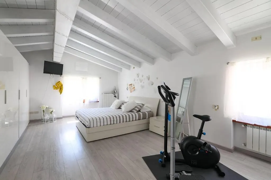 Ranzanico Trilocale Vista Lago 6 Posti Letto Fast Wi-Fi Checkin24H Dosso  0*, Dosso (Bergamo)