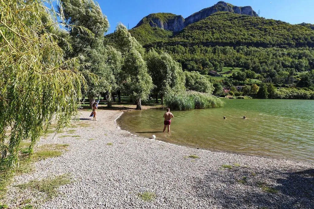 Ranzanico Trilocale Vista Lago 6 Posti Letto Fast Wi-Fi Checkin24H Dosso  Italy