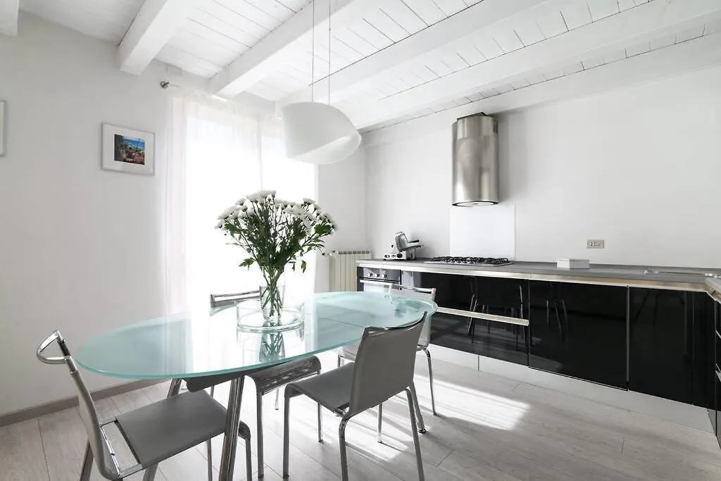 Ranzanico Trilocale Vista Lago 6 Posti Letto Fast Wi-Fi Checkin24H Dosso