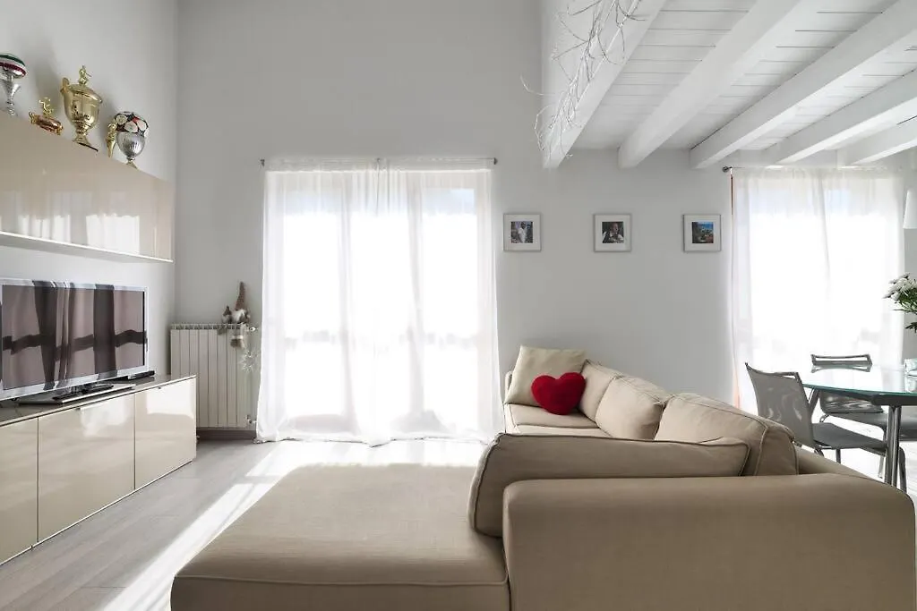 Ranzanico Trilocale Vista Lago 6 Posti Letto Fast Wi-Fi Checkin24H Dosso  Itália