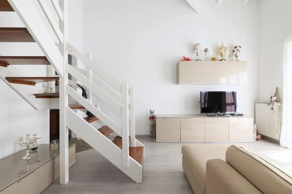 Ranzanico Trilocale Vista Lago 6 Posti Letto Fast Wi-Fi Checkin24H Dosso  0*, Dosso (Bergamo)